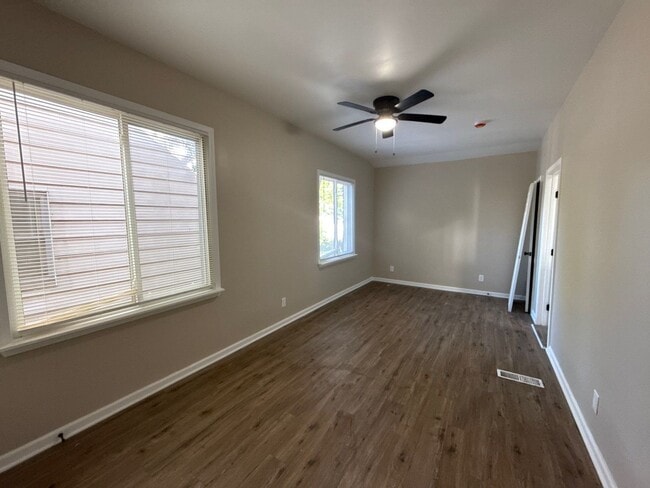Building Photo - Freshly Renovated 5-Bedroom Home – Quality...