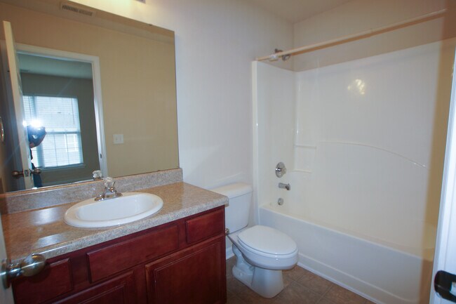 Building Photo - 136 Dove Cottage Ln