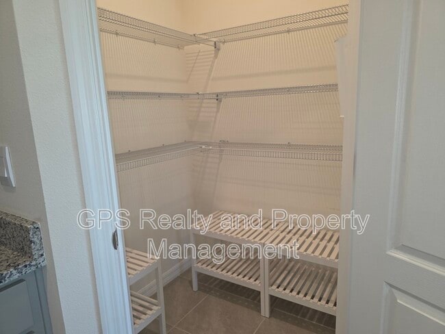 Building Photo - 33409 Country House Dr