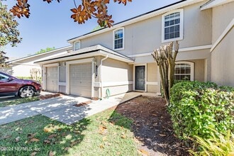 Building Photo - 1630 Vineland Cir