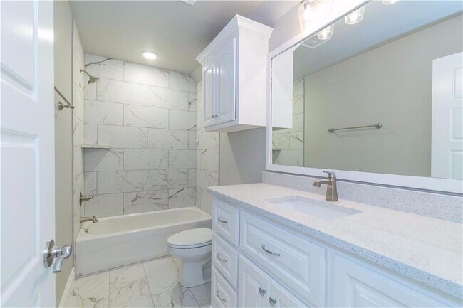 Building Photo - 3140 Drake Crest Dr