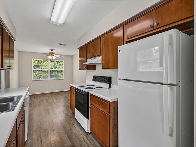 Building Photo - 96 Cochise St
