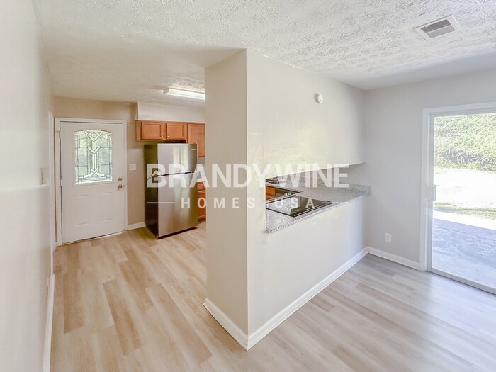 Building Photo - 6230 Cedar Wood Dr