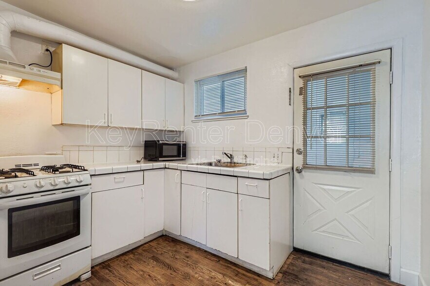 Building Photo - 3249 Steele St