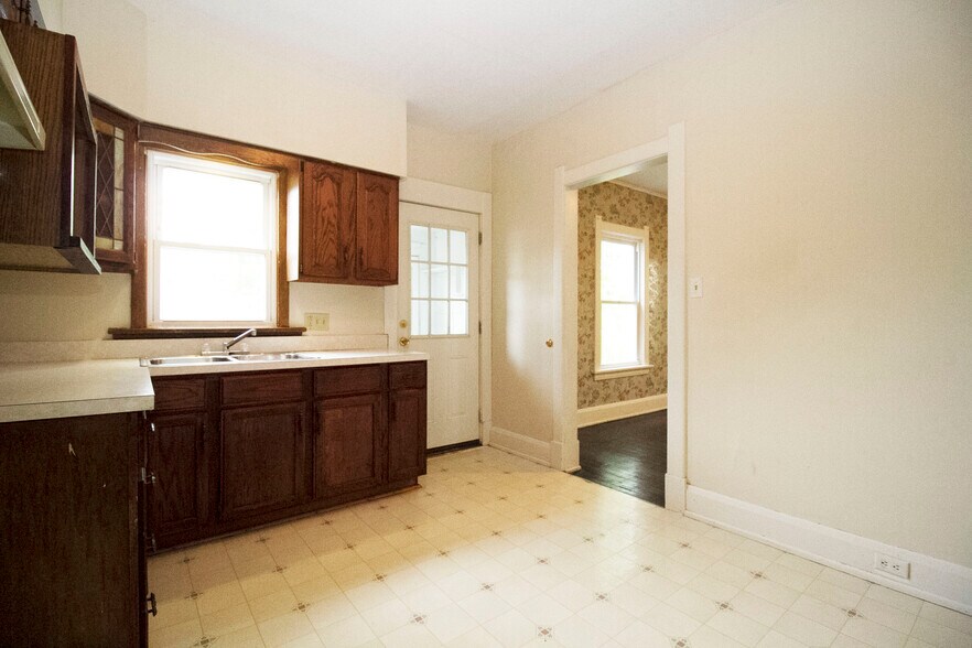 Building Photo - 830 Homer Ave