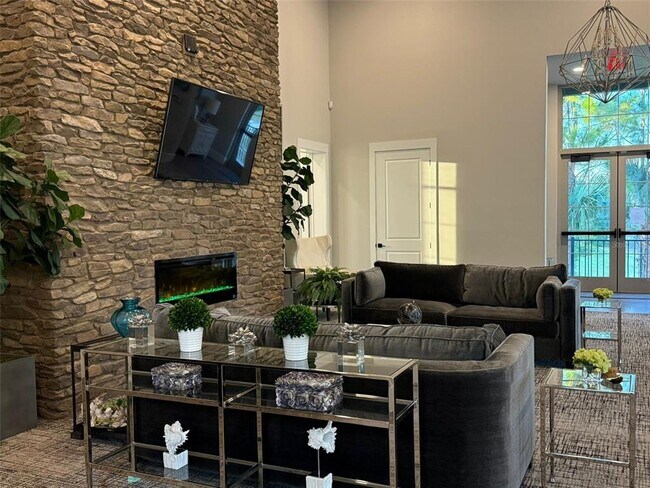 Building Photo - 16771 Turtle Hatch Dr