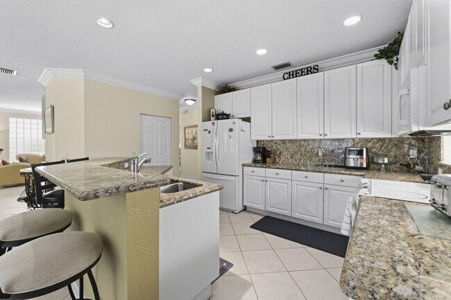 Building Photo - 8492 Breezy Oak Way