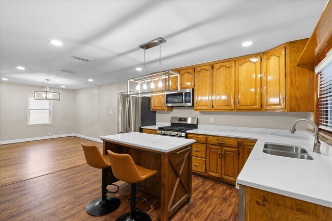 Building Photo - COMPLETELY REMODELED WITH RV/BOAT SHELTER