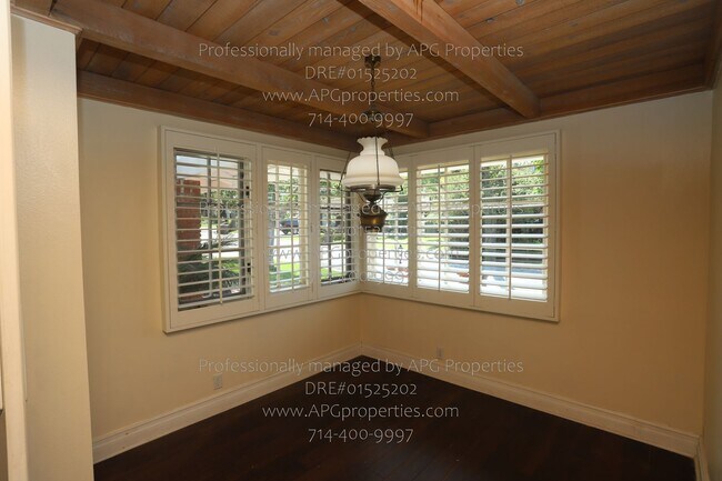 Building Photo - 460 S Bridge View Dr
