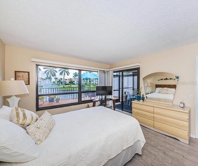 Building Photo - 6294 Bahia Del Mar Cir N