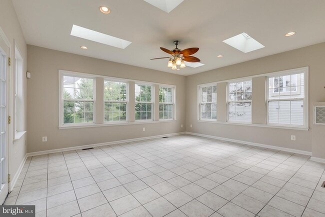 Building Photo - 12798 Thacker Hill Ct