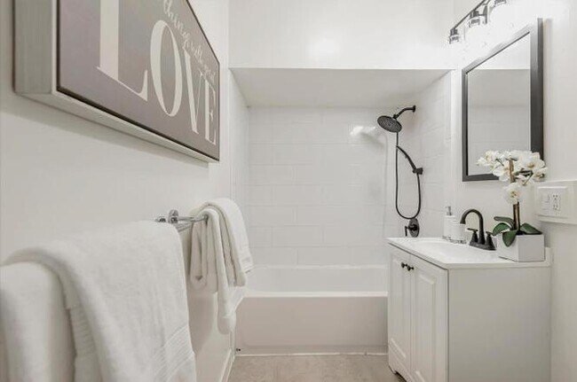 Primary Photo - 745 Independence Ave