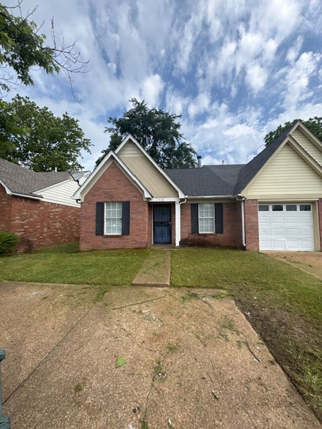 Primary Photo - Charming 3-Bedroom Home in Memphis – Spaci...