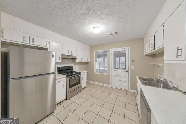 Building Photo - 245 Kimberly Way SW