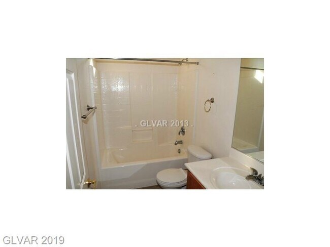 Building Photo - Single Story - 3 bed home located in Hende...