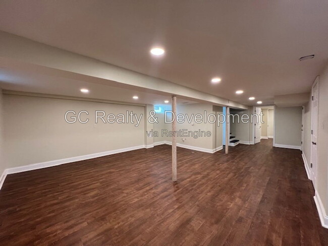 Building Photo - 7613 N Harlem Ave