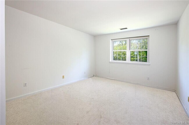 Building Photo - 599 Midland Ave