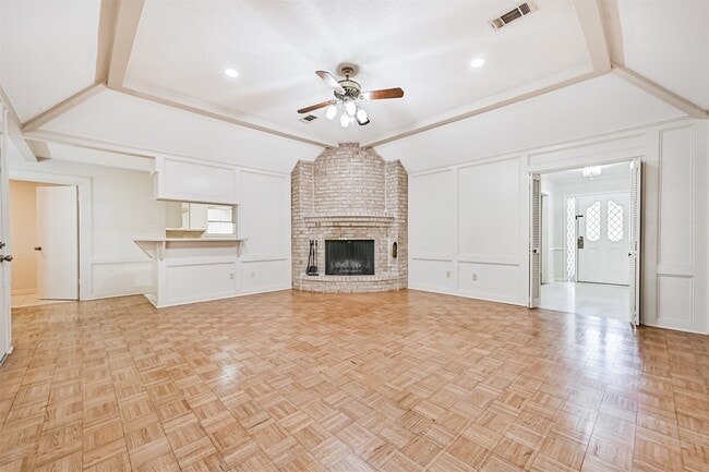 Building Photo - 2005 La Salle Ln