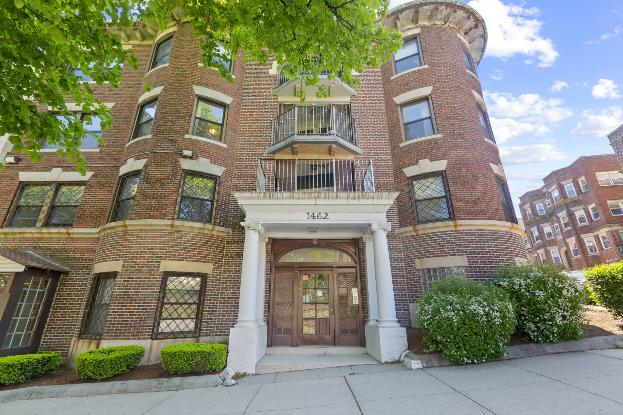Building Photo - 203 Commonwealth Ave