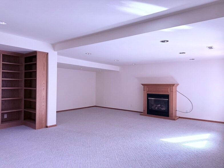 Building Photo - 4721 242nd Ave SE