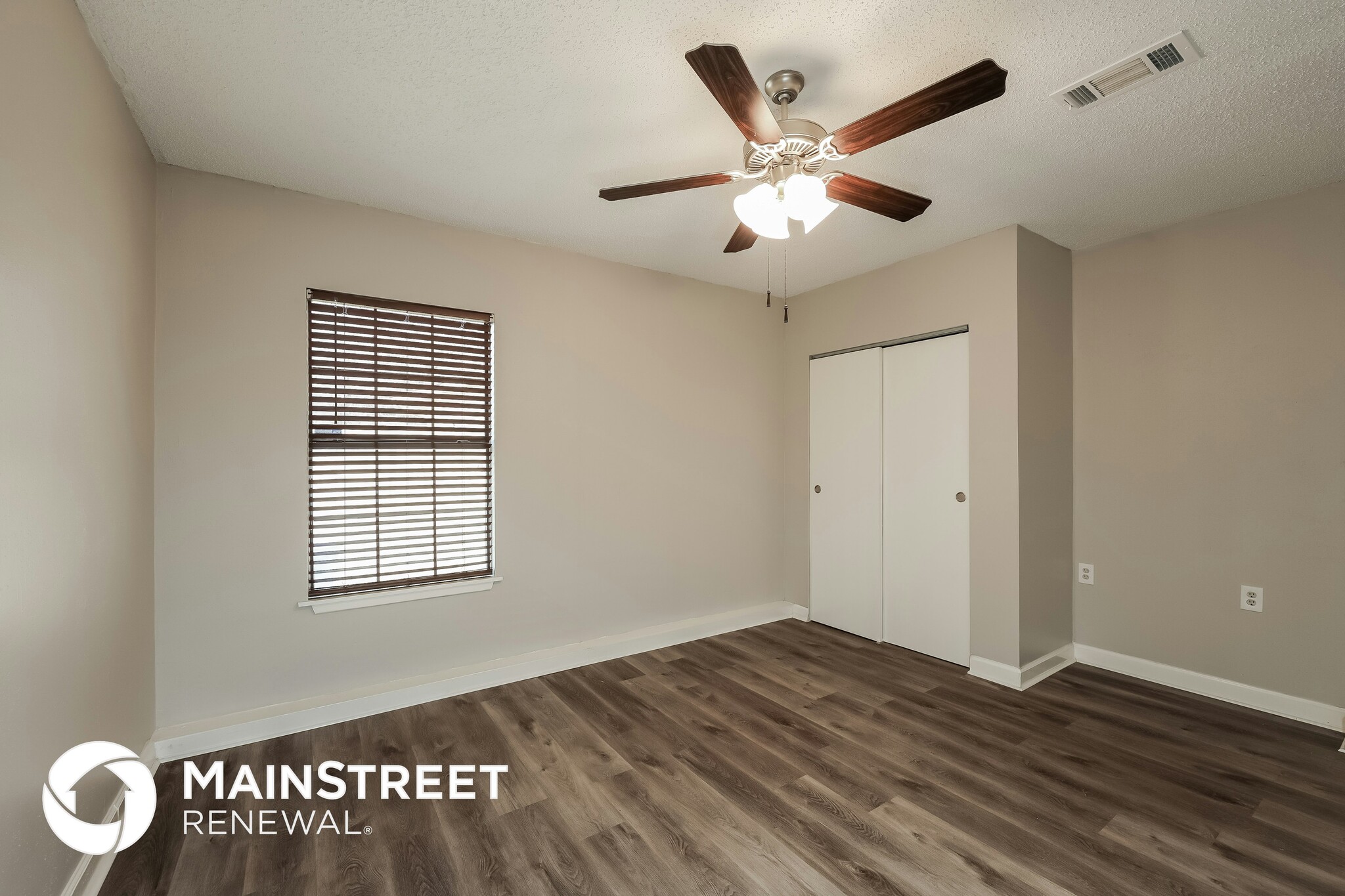 Building Photo - 6606 Gallery Oak St