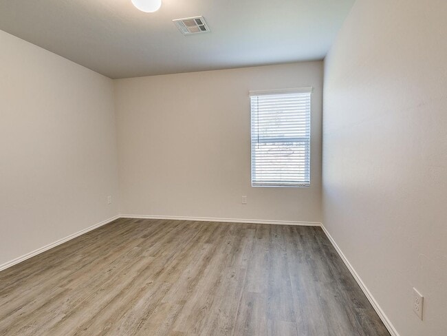 Building Photo - NOW PRE-LEASING — Low-Maintenance Living ? 3BR | 2BA Duplex in Redstone Ranch