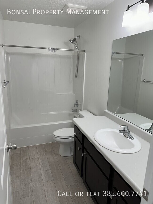 Building Photo - 4554 N Mt Ellen St