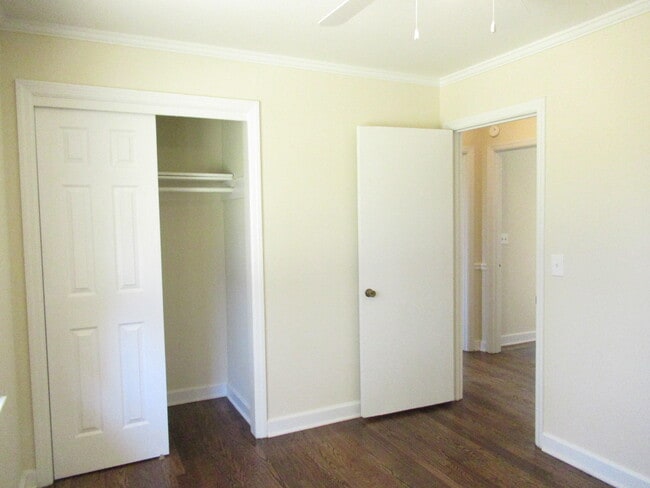 Building Photo - 38 Thelma St