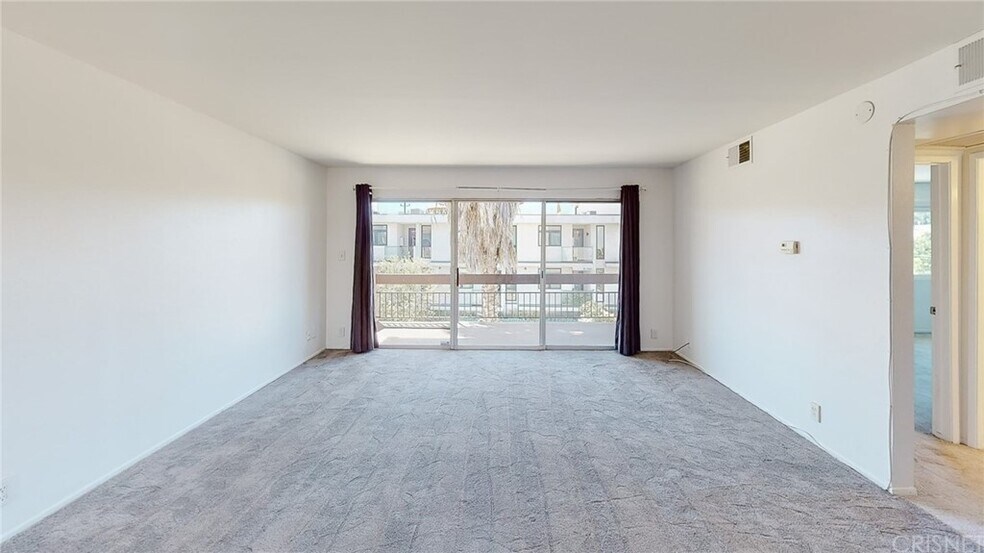 Building Photo - 12157 Moorpark St