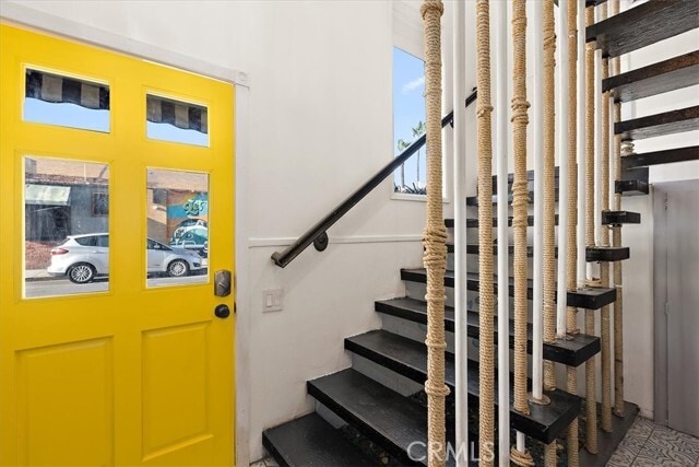 Building Photo - 2214 W Oceanfront