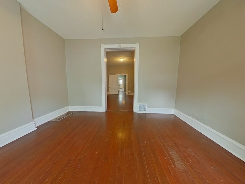 Building Photo - 2711 Keokuk St