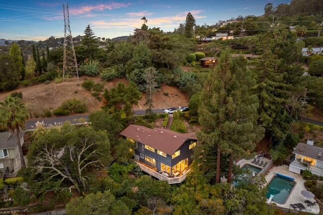 Building Photo - 48 Junipero Serra Ave