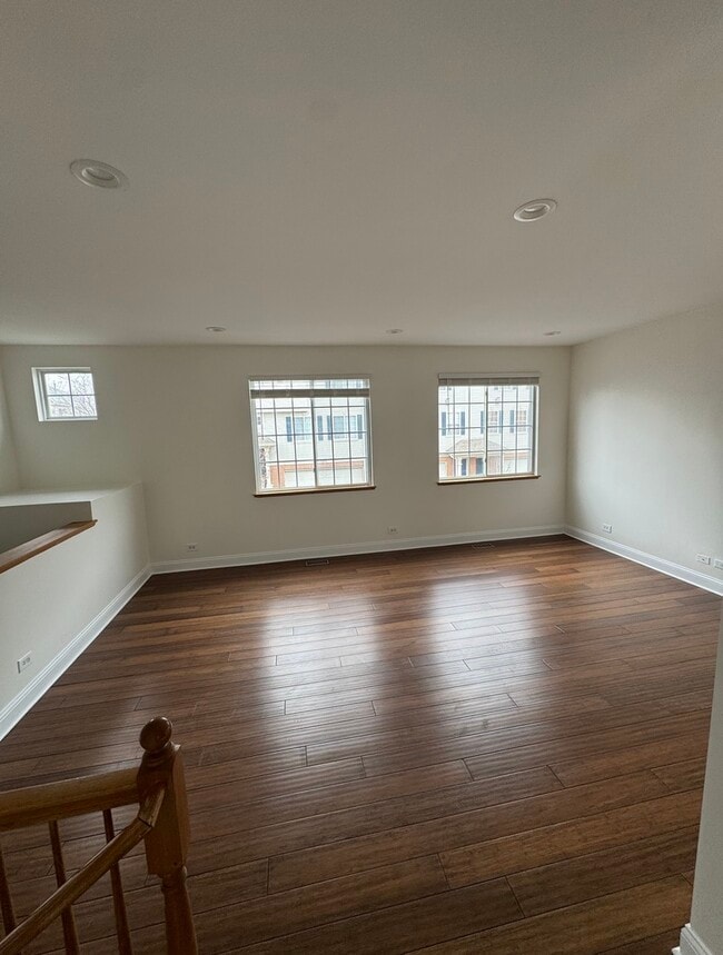 Building Photo - 409 Evergreen Cir