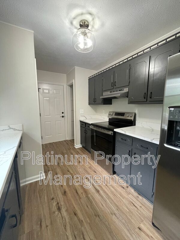 Building Photo - 35 Pecks Creek Ct