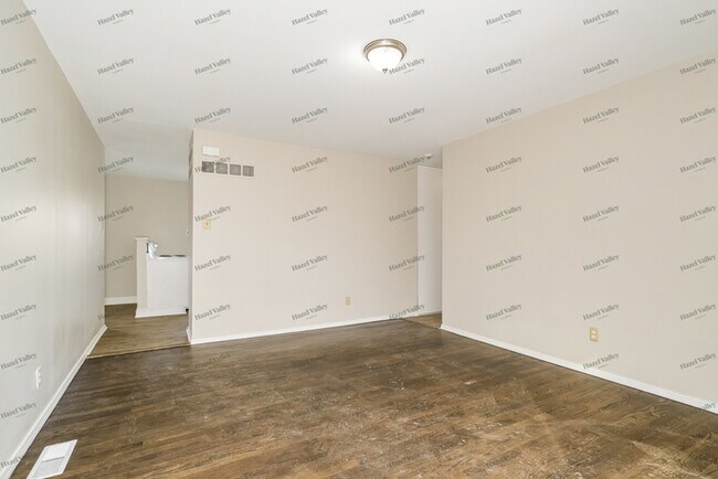 Building Photo - 12421 Pizarro Dr