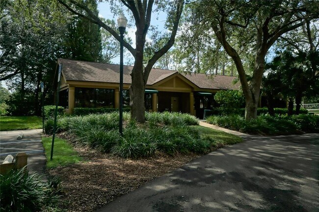 Building Photo - 9481 Highland Oak Dr