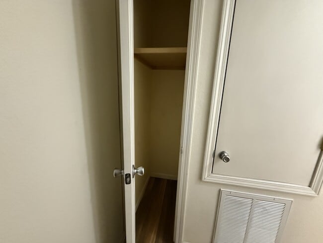 Building Photo - 3345 Malvern Rd