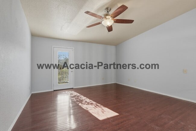Building Photo - Three Bedroom/Two Bath Home