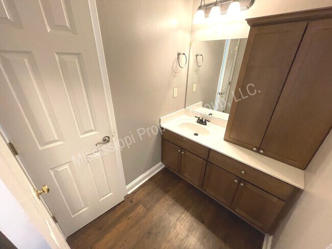 Building Photo - 3BR/2.5BA Home For Rent