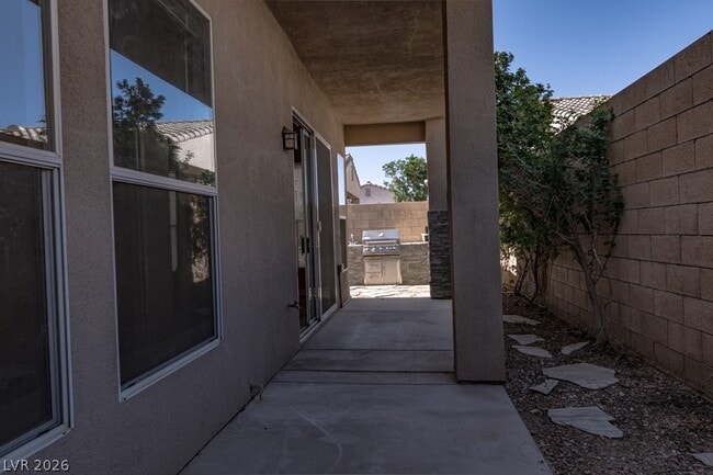 Building Photo - 9205 Guggenheim Ct