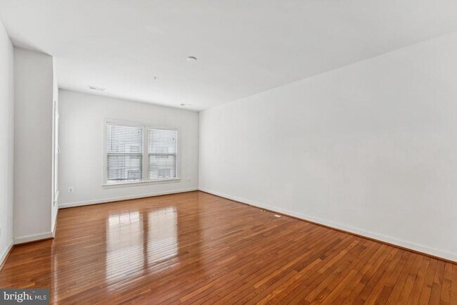 Building Photo - 8915 Amelung St