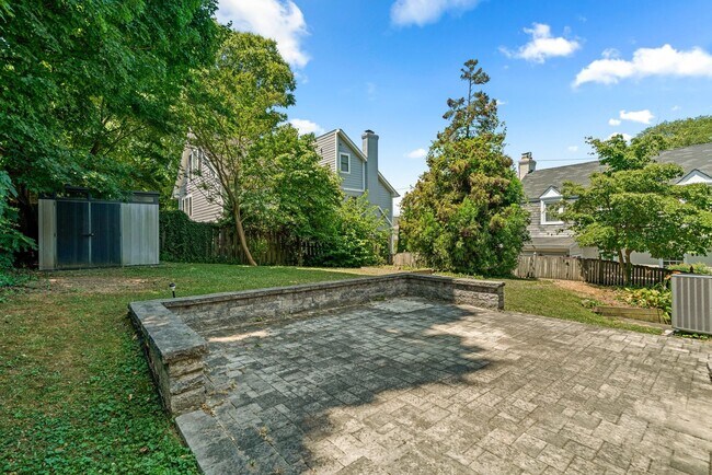 Building Photo - 3 Bed 3 Bath - Bethesda Colonial - Move-In...