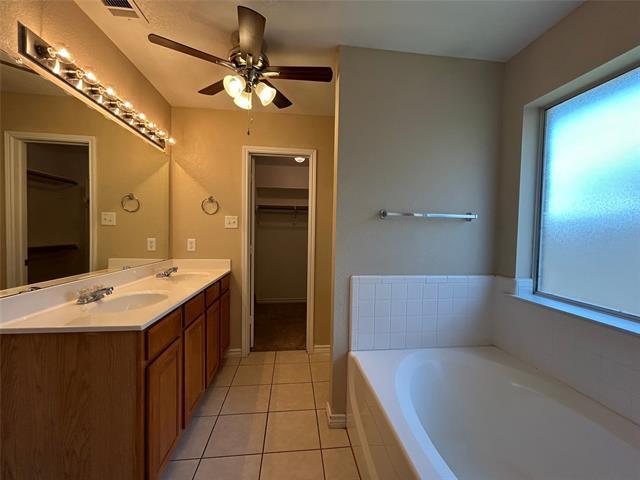 Building Photo - 205 Carriage Dr