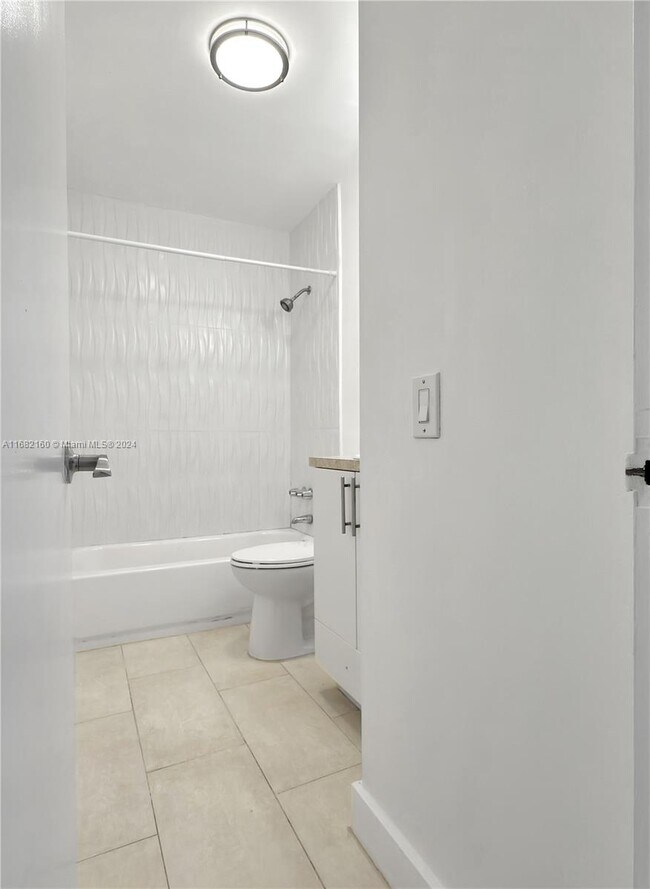 Building Photo - 3661 SW 9th Terrace