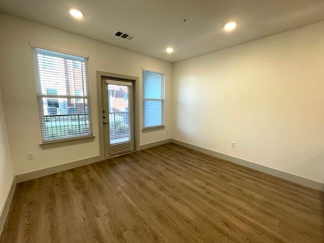 Building Photo - 4320 S Legacy Dr