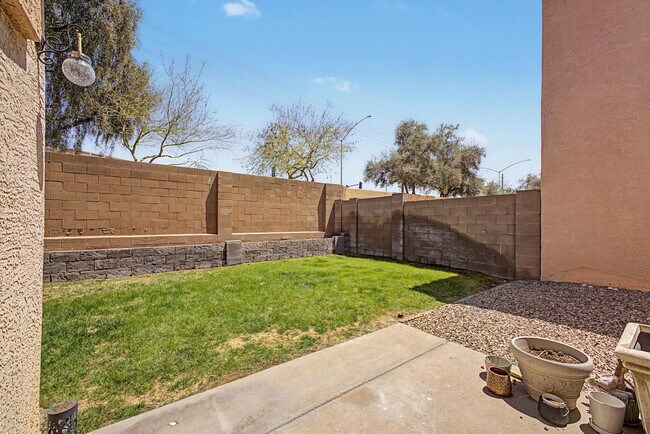 Building Photo - 6730 E Preston St