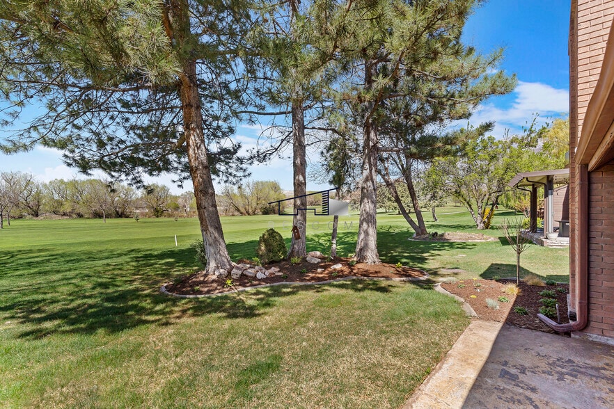 Building Photo - 26 White Barn Dr