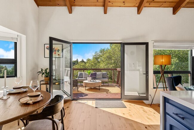 Building Photo - 913 Valley View Dr