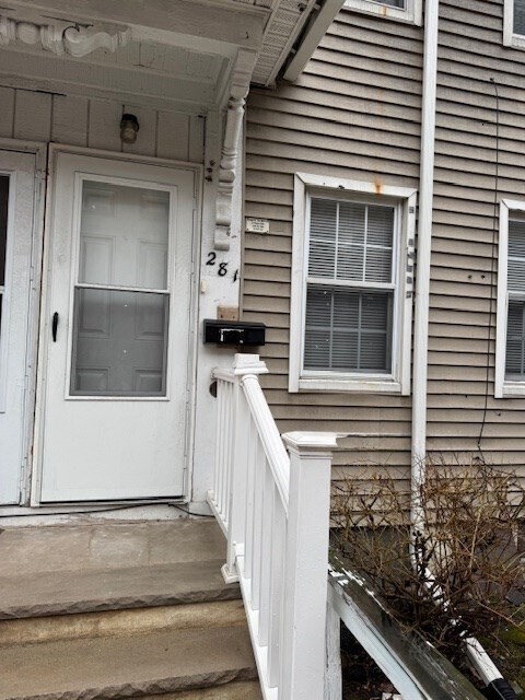 Building Photo - 281 E Merrimack St