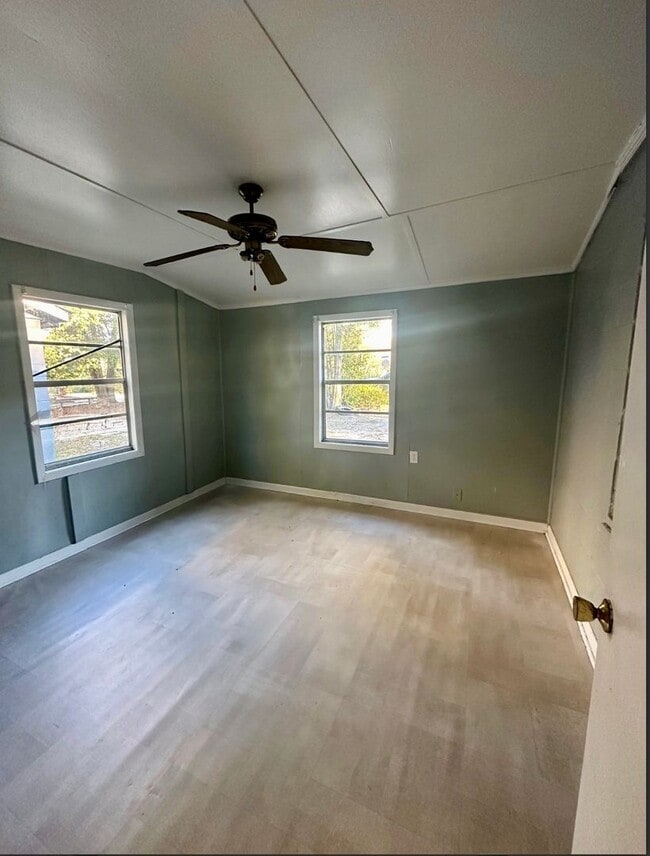 Building Photo - 3 Bed 1 Bath House